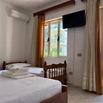 Rei's Place Πανσιόν 3*