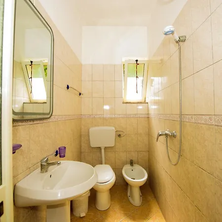 Rei's Place Vlore