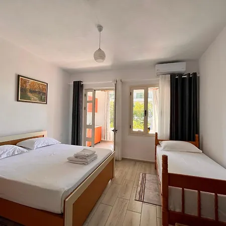 Rei's Place Gasthof Vlorë