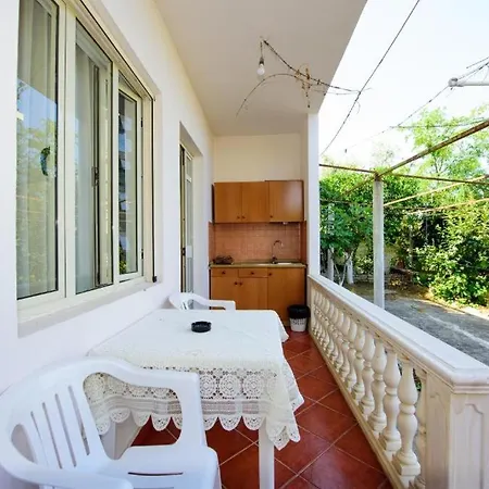 Guest house Rei's Place Vlore