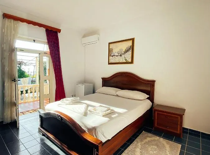 Rei's Place 3*