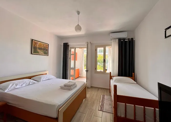 Rei's Place ゲストハウス Vlorë