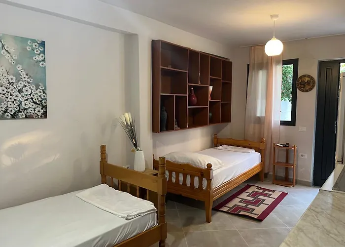 Rei's Place ゲストハウス Vlorë