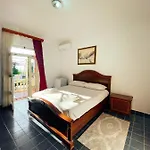 Rei's Place 3*