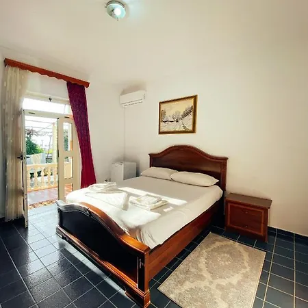Rei's Place 3*