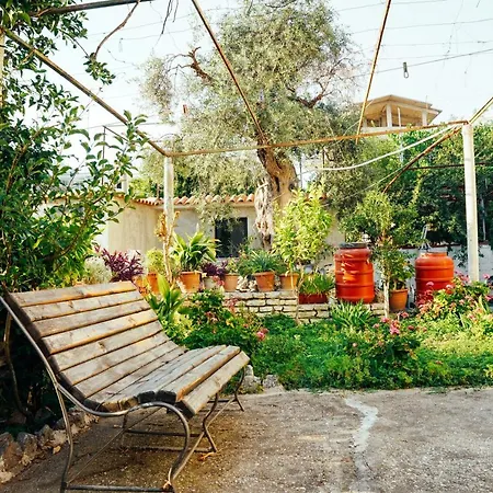 Rei's Place 게스트하우스 Vlorë