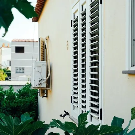 Gasthuis Rei's Place 3*