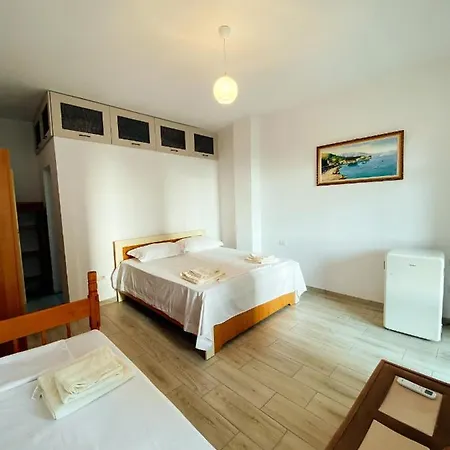 Guest house Rei's Place Vlore