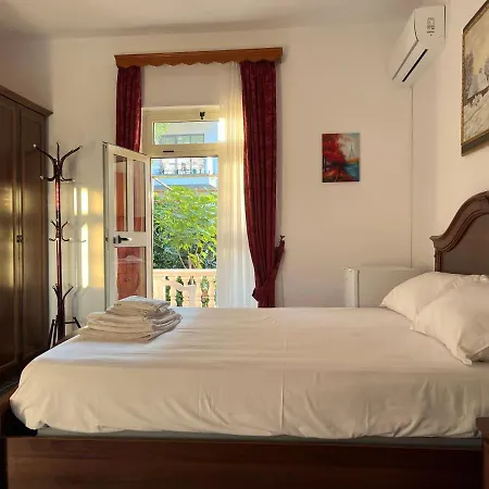 Rei's Place Gasthuis 3*