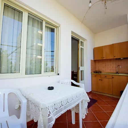 Rei's Place Gasthuis 3*