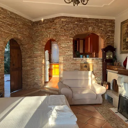 Rei's Place * Vlorë