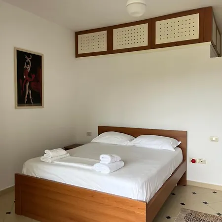Rei's Place בית הארחה