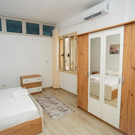 Rei's Place בית הארחה