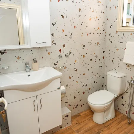 Rei's Place Guest house Vlore