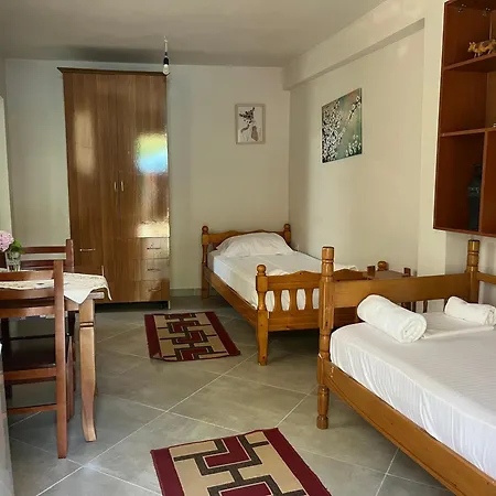 Rei's Place Gasthuis 3*